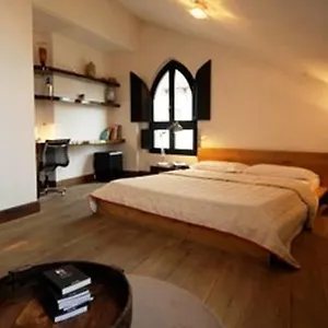 nine-hotel.it-lombardy.com/